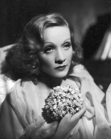 Marlene Dietrich. Skandalistka, ikona, bohaterka