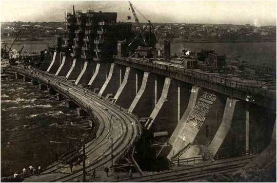 Pękają tamy